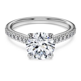 Eternity-Solitärring mit im Labor gezüchteten Diamanten, 1,7 Karat insgesamt, runde Form, 14 Karat Weißgold Eternity-Solitärring mit im Labor gezüchteten Diamanten, 1,7 Karat insgesamt, runde Form, 14 Karat Weißgold