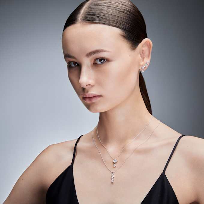 Galaxy-Anhänger mit im Labor gezüchteten Diamanten, 0,9 Karat insgesamt, verschiedene Formen, 14 Karat Weißgold Galaxy-Anhänger mit im Labor gezüchteten Diamanten, 0,9 Karat insgesamt, verschiedene Formen, 14 Karat Weißgold