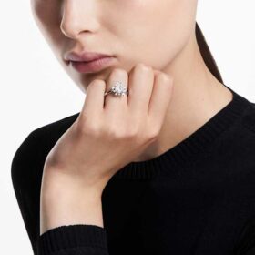 Galaxy-Ring mit im Labor gezüchteten Diamanten, 2 Karat insgesamt, runde Form, 14-karätiges Weißgold Galaxy-Ring mit im Labor gezüchteten Diamanten, 2 Karat insgesamt, runde Form, 14-karätiges Weißgold