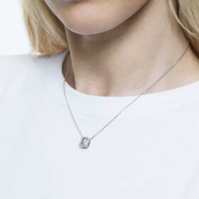Una-Anhänger im Achtkant-Schliff, weiß, rhodiniert